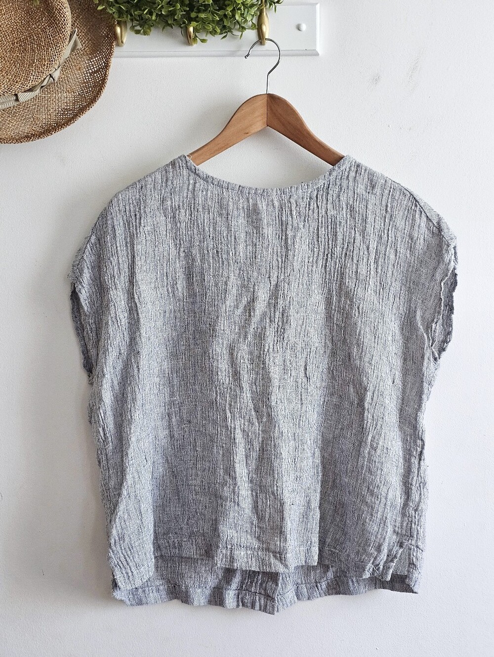 Tahari 100% Linen Gray Button Back Short Sleeve Blouse Top Size M